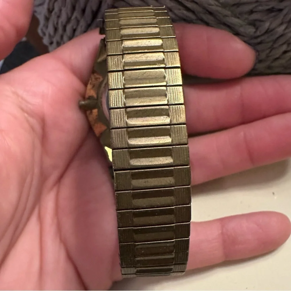Vintage Unbranded Baseball Hall of Fame HOF Gold tone Men’s Watch museum